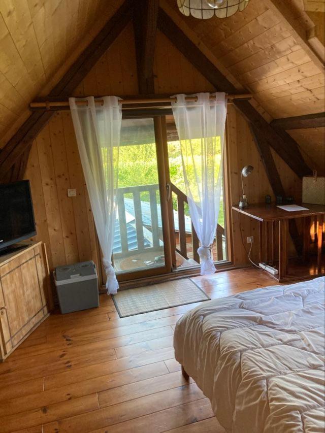 Dans La Verdure Homestay Bordeaux-Saint-Clair